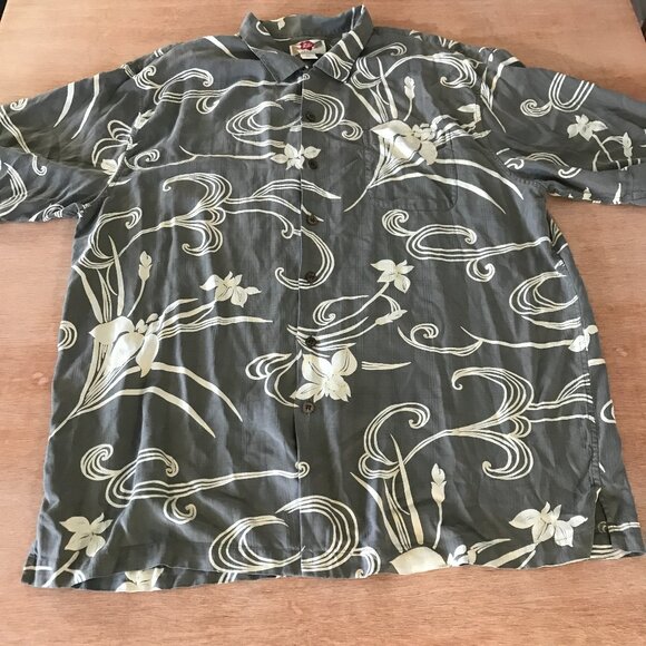 Hilo Hattie 100% Silk Hawaiian Shirt Men 2XL Gray Floral Button Up Pocket 16909 - Picture 1 of 13